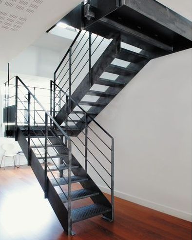 escalier-metallique-interieur-exterieur-sur-mesure-1